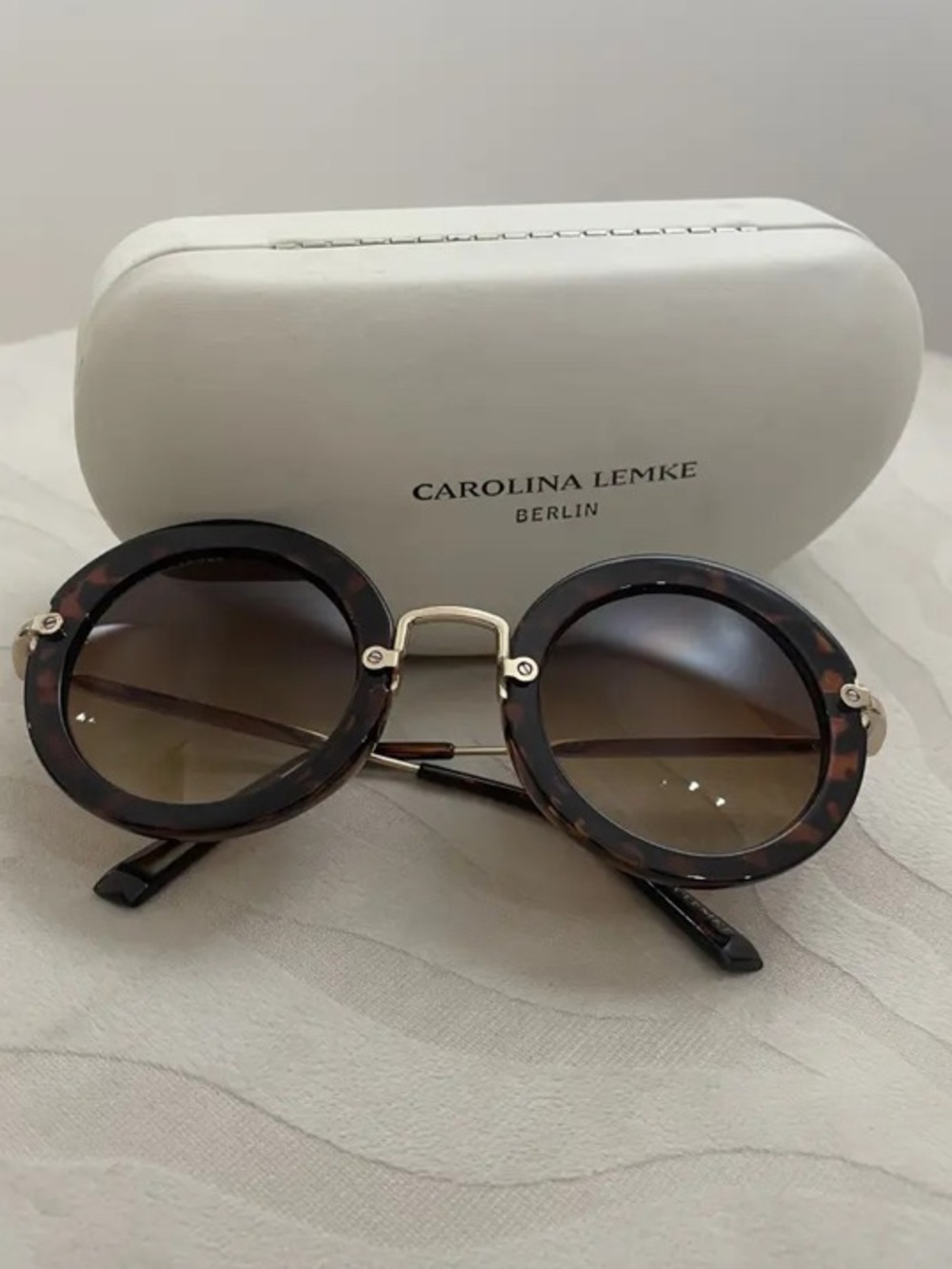 Carolina Lemke round glasses 2011